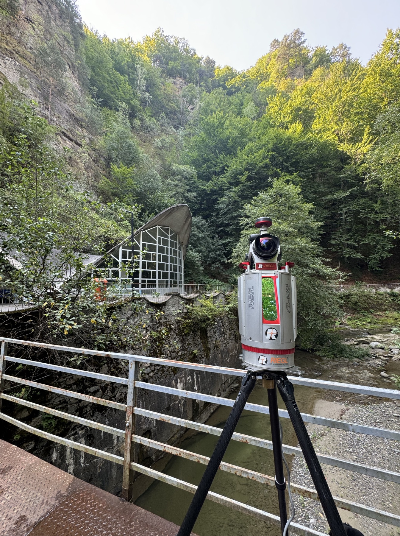 Riegl VZ-400i utilizat pentru scanarea 3D a Izvorului 24 din Băile Olănești