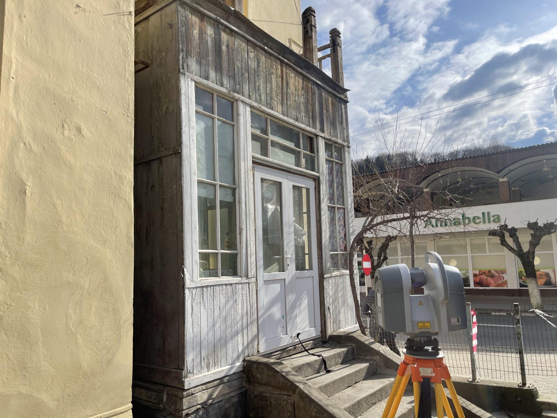 Scanare laser 3D la exteriorul vilei din Băile Govora