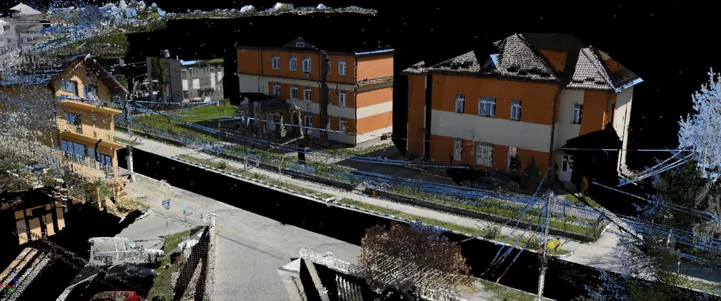 Mobile mapping LiDAR 3D Discovery — Nor de puncte RGB: fronturi, carosabil și rețele aeriene