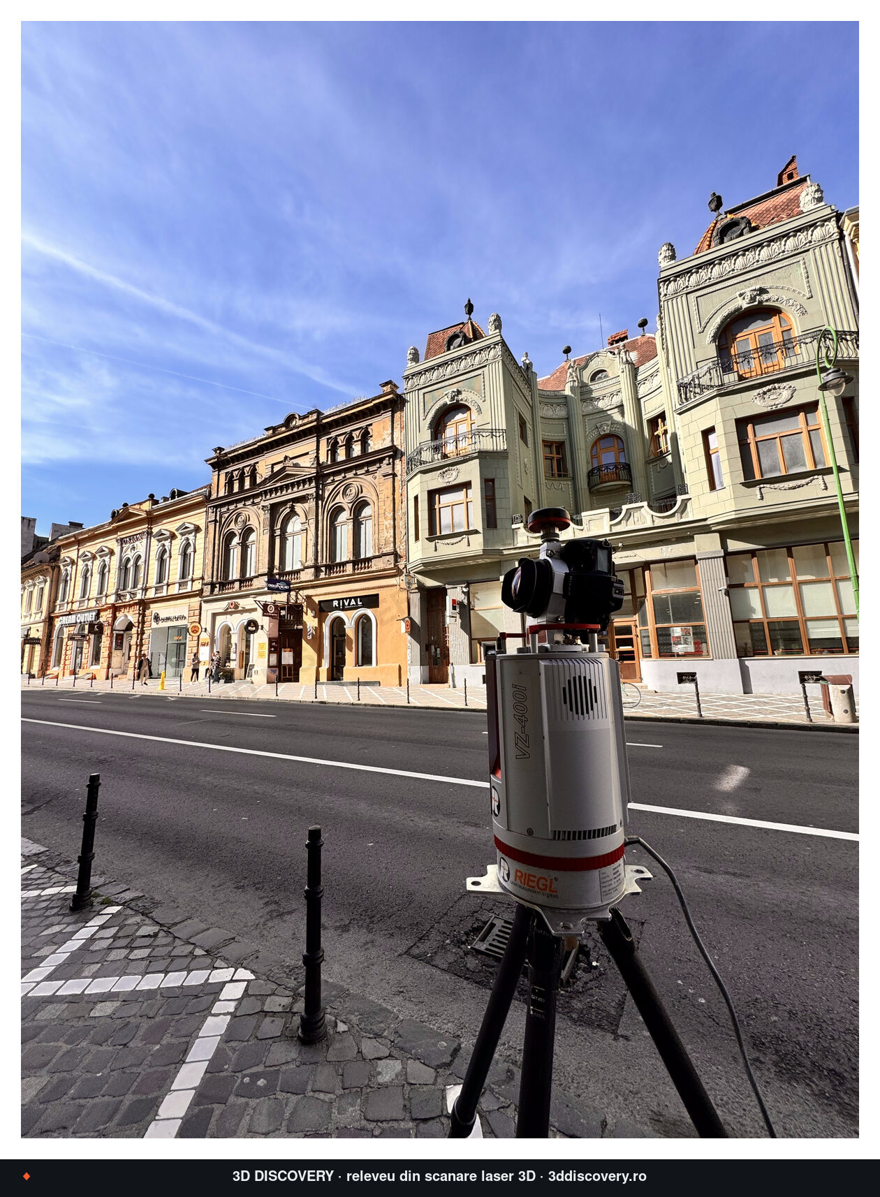 The Riegl VZ-400i scanner on Mureșenilor St., Brașov, in front of the scanned building